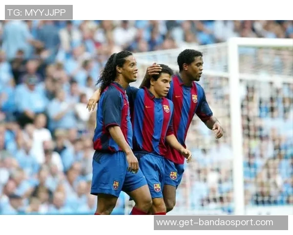 小罗怀旧晒巴萨时期与梅西里杰卡尔德打网球的珍贵瞬间 小罗怀旧晒巴萨时期与梅西里杰卡尔德打网球的珍贵瞬间